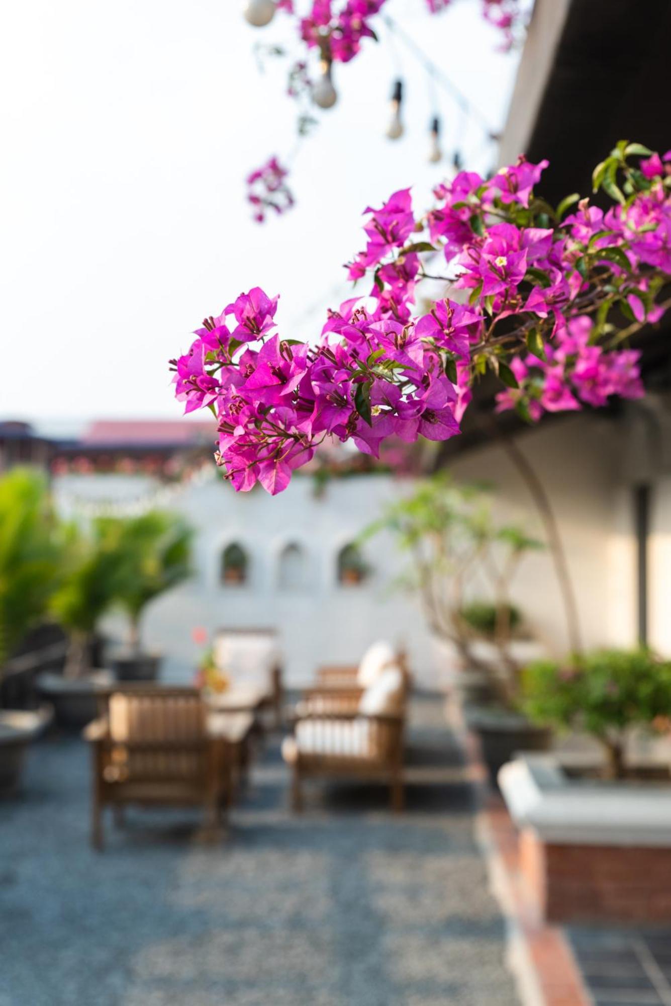Hotel Roadhouse, Kathmandu- Contemporary Boutique Hotel Exterior photo