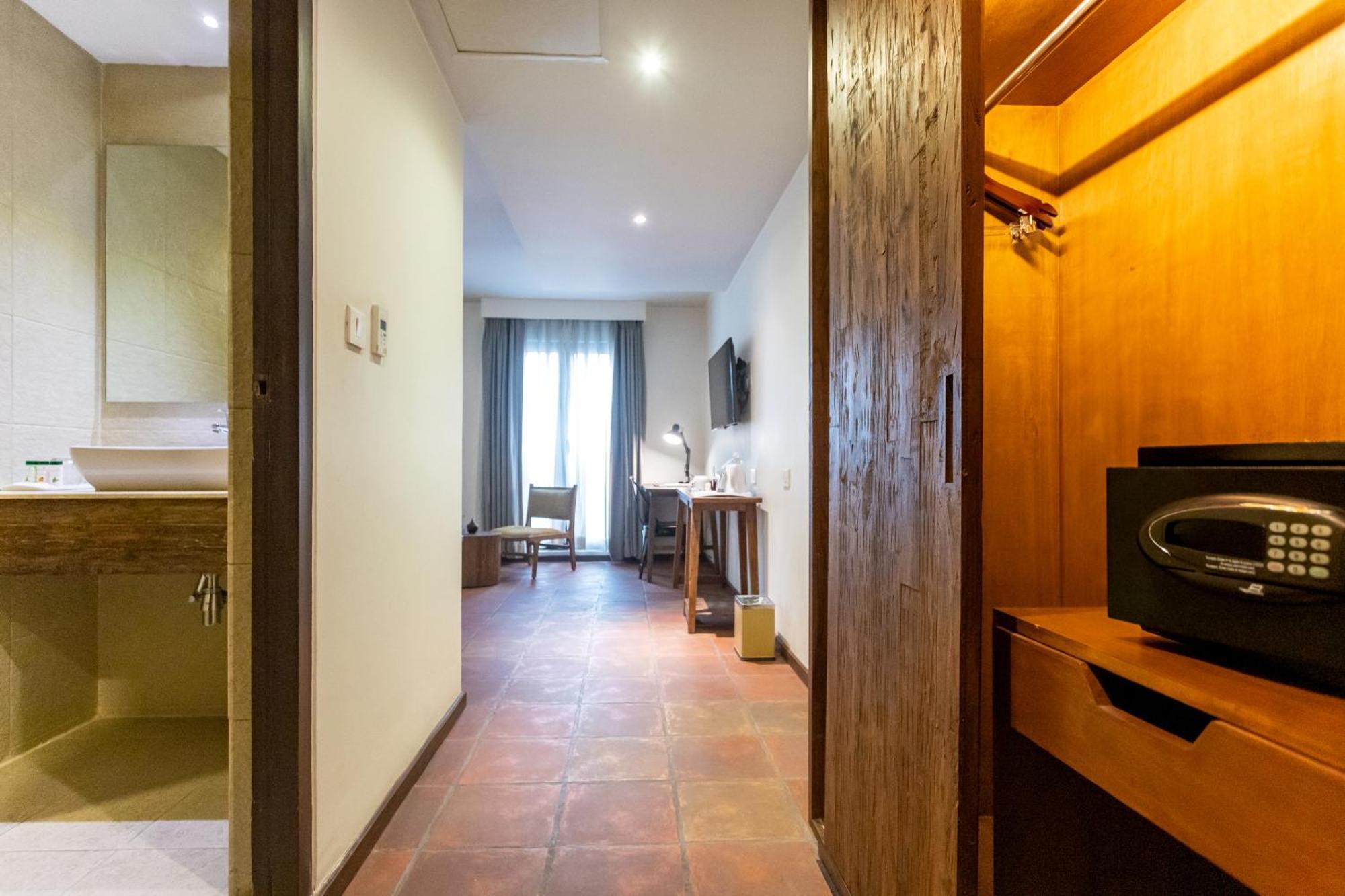 Hotel Roadhouse, Kathmandu- Contemporary Boutique Hotel Exterior photo
